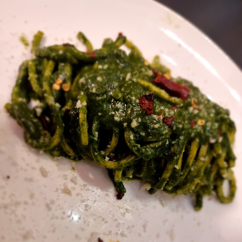 Tonnarelli con broccoletti e peperone crusco.